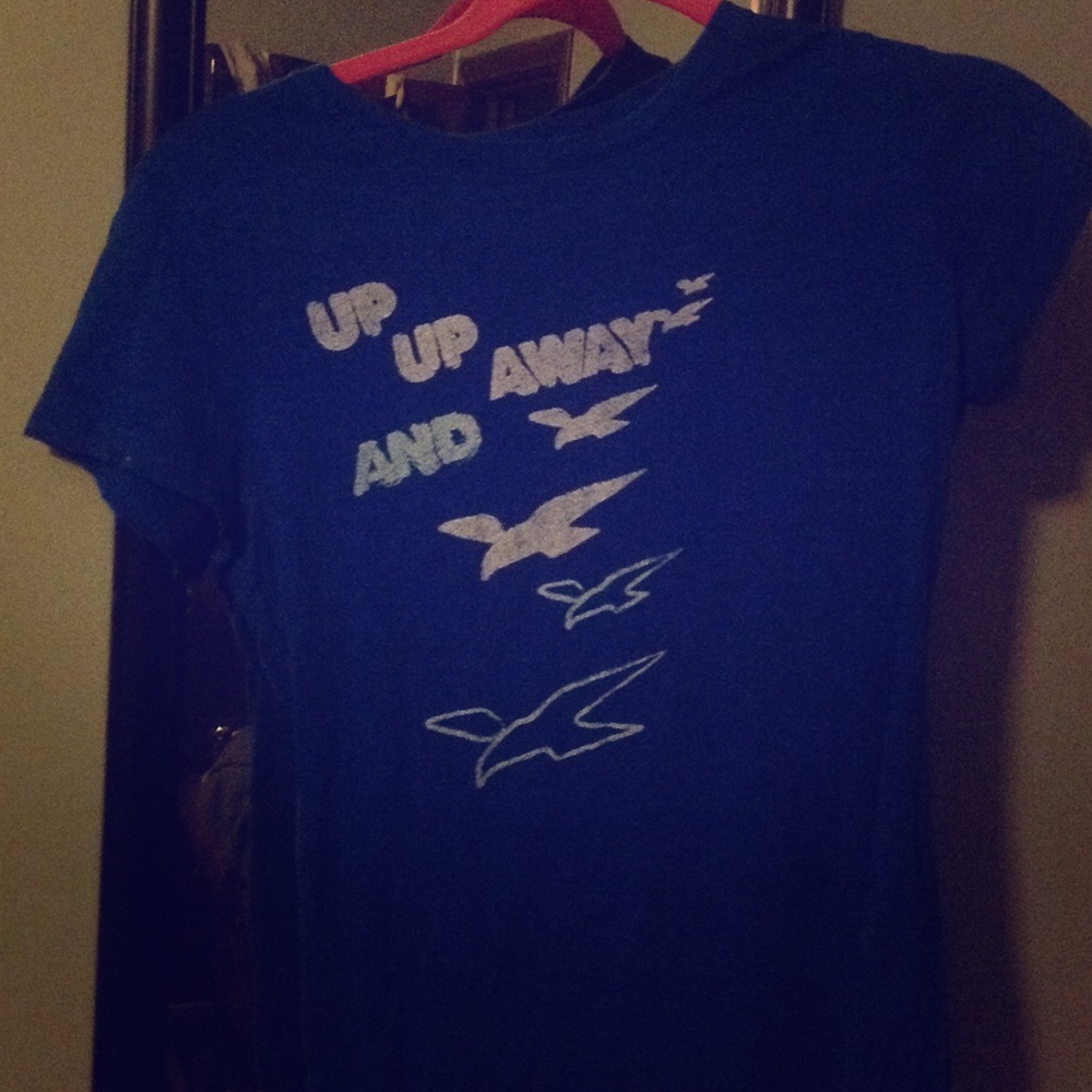American Eagle bright blue tee