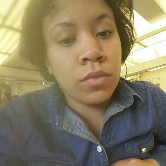 Meet your Posher, Julia - Picture 1 of 1