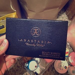 Anastasia Beverly Hills Beauty Express