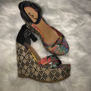 MIA Multi color peacock wedges