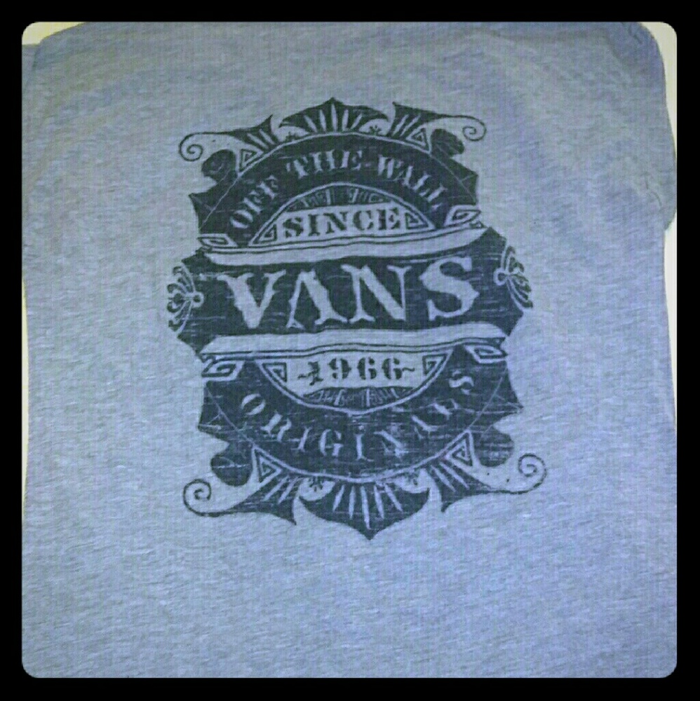 🏵Vans sleeveless top