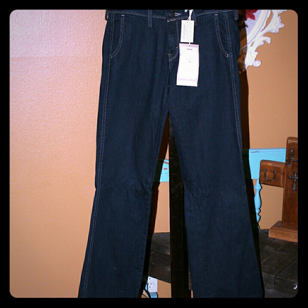 Wide leg dark blue jeans