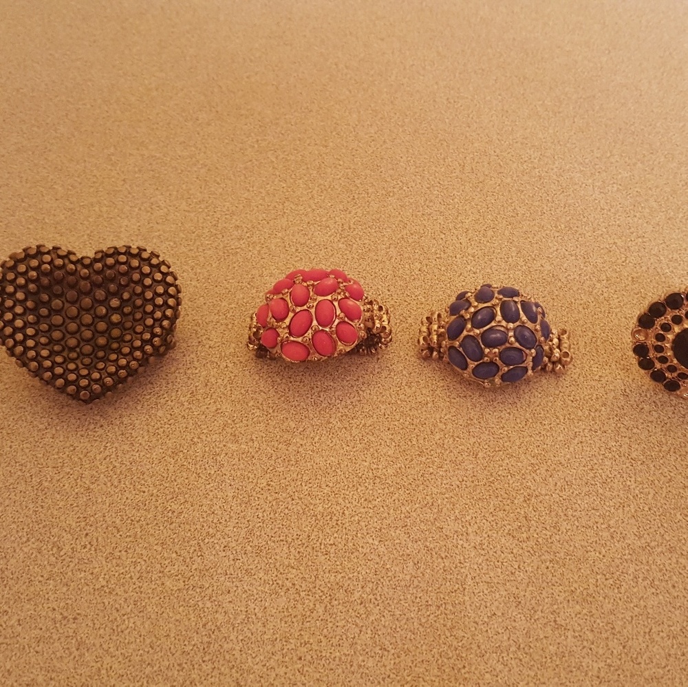 Assorted costume rings