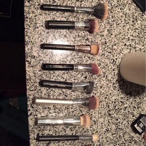 Makeup and Brushes for ladyn