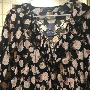 Floral lace flounce top