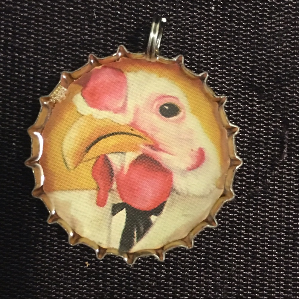 Bottle cap pendant - chicken head