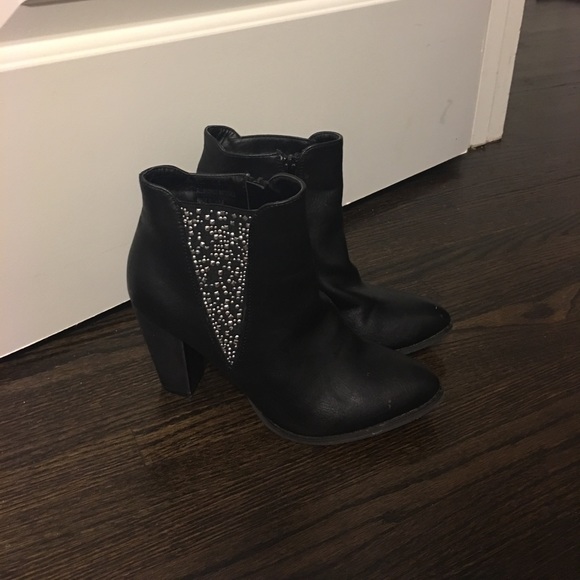 🌺Olivia Miller Studded Boots-8.5M : Gently worn - Picture 1 of 4