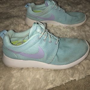 Blue Nike Roshes
