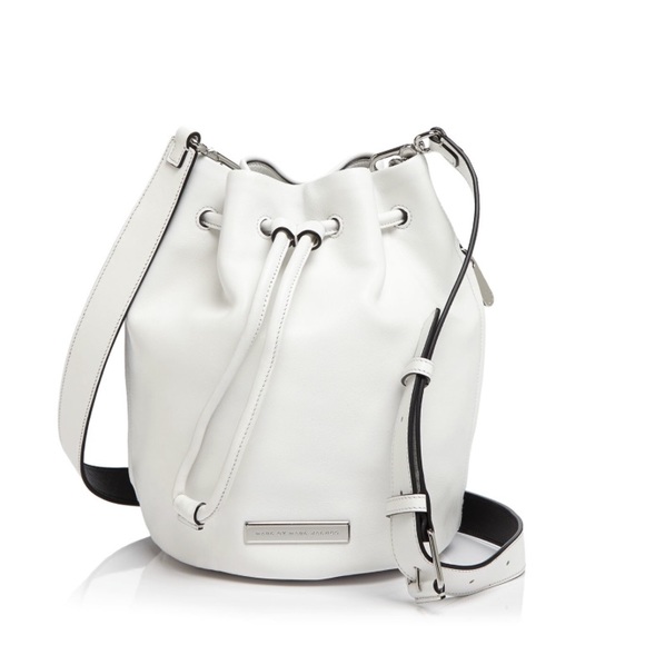 ❤️SOLD❤️Authentic Marc Jacobs Leather Bucket Bag - Picture 3 of 7