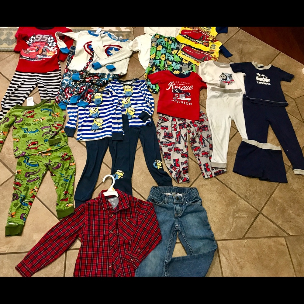 26pc bundle, excellent condition 4T/boy clothes
