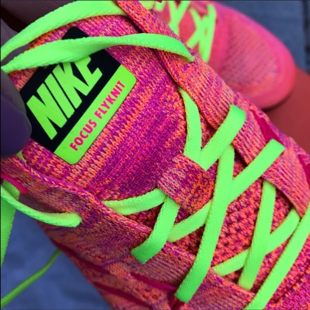 NEW | NIKE FLYKNIT TRAINER WOMENS SIZES - Picture 3 of 6