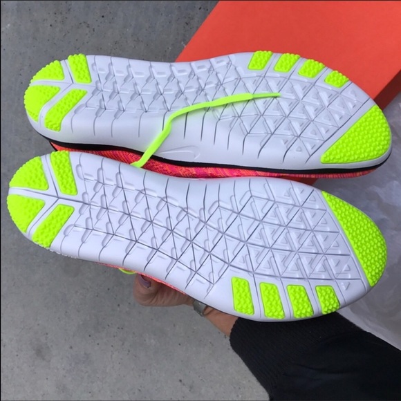NEW | NIKE FLYKNIT TRAINER WOMENS SIZES - Picture 5 of 6