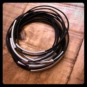 Set of 14 elastic and silver statement bracelets