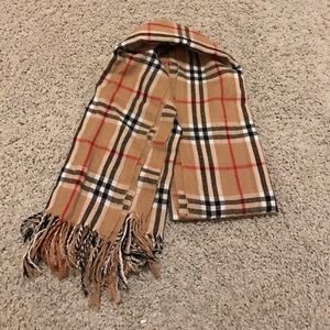 BRAND NEW BURBERRY SCARF