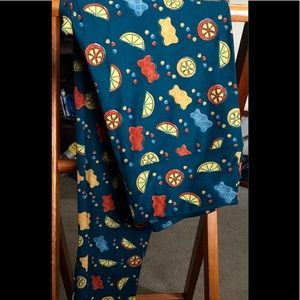 LuLaRoe GUMMI BEAR/ORANGE SLICES One Size Leggings