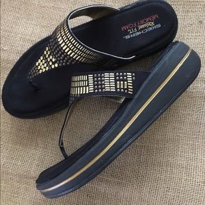 New Skechers black memory foam flip-flops size 8