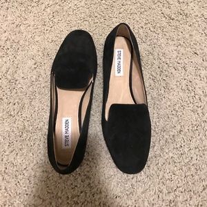 PRICE DROP!!! SUEDE STEVE MADDEN FLATS