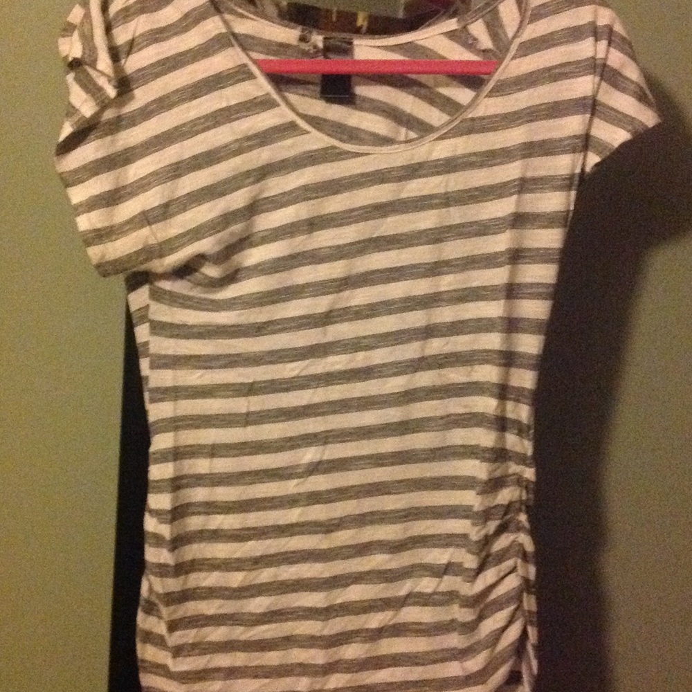 Buckle striped black tee