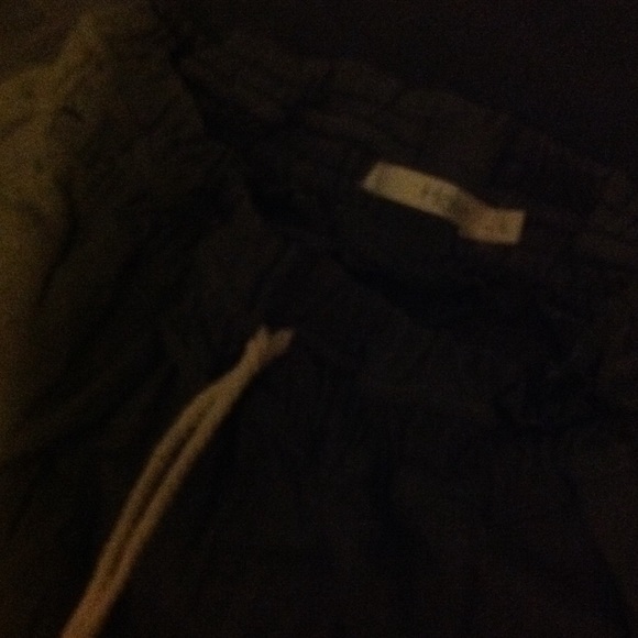 Have army green linen pants - Picture 2 of 2