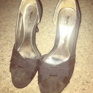 Mossimo black open toe pumps