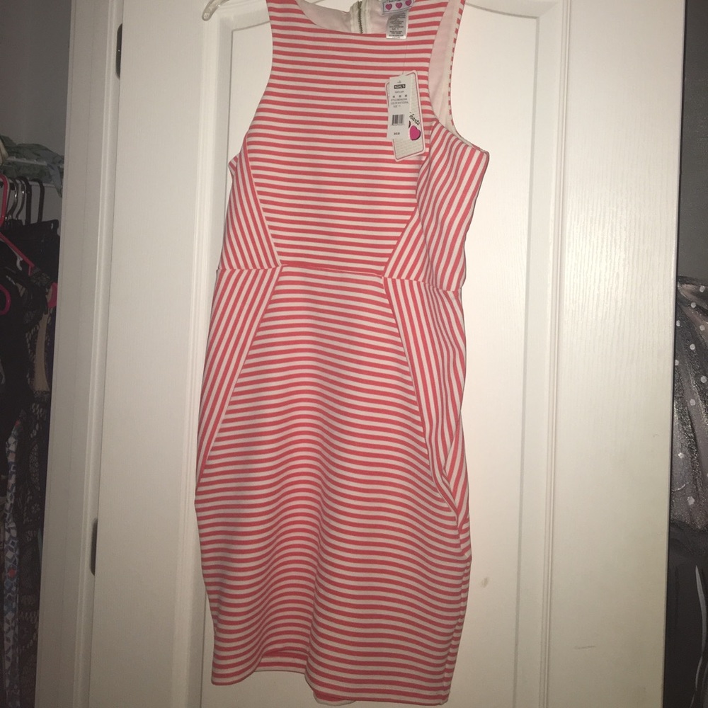 Super Super Cute coral and white dress!