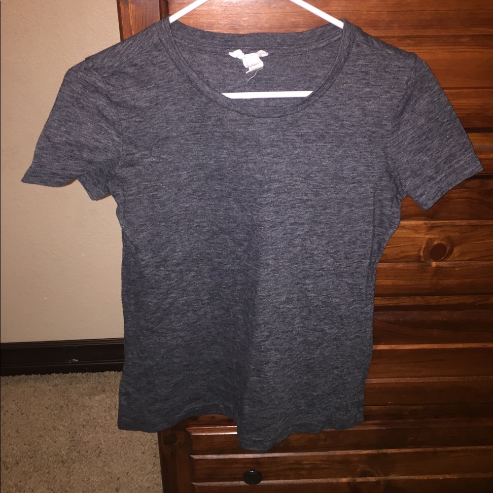 gray tee