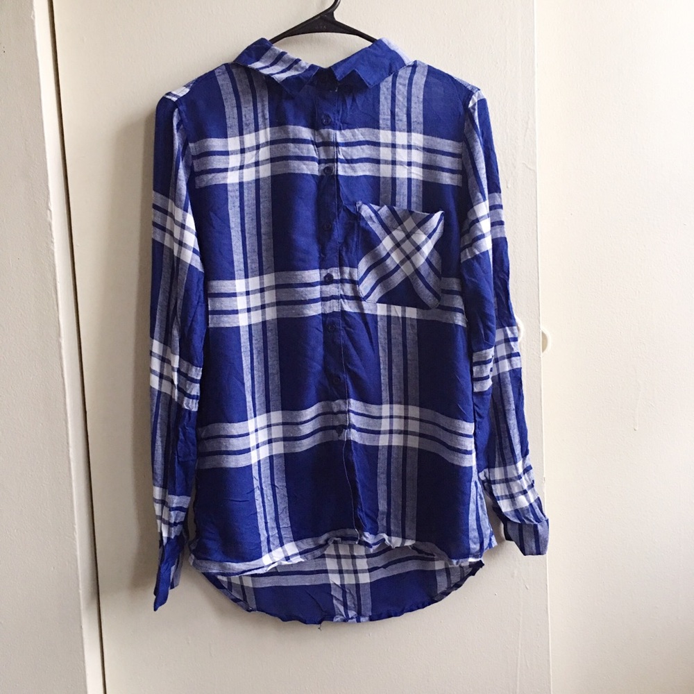 *Rue21* Blue & White Plaid Button Down- Medium