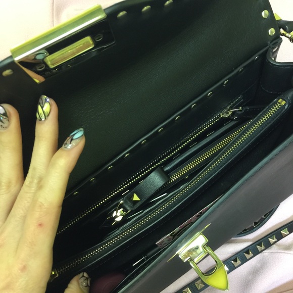 SOLD*Valentino Garavani Rockstud handbag & wallet - Picture 3 of 8