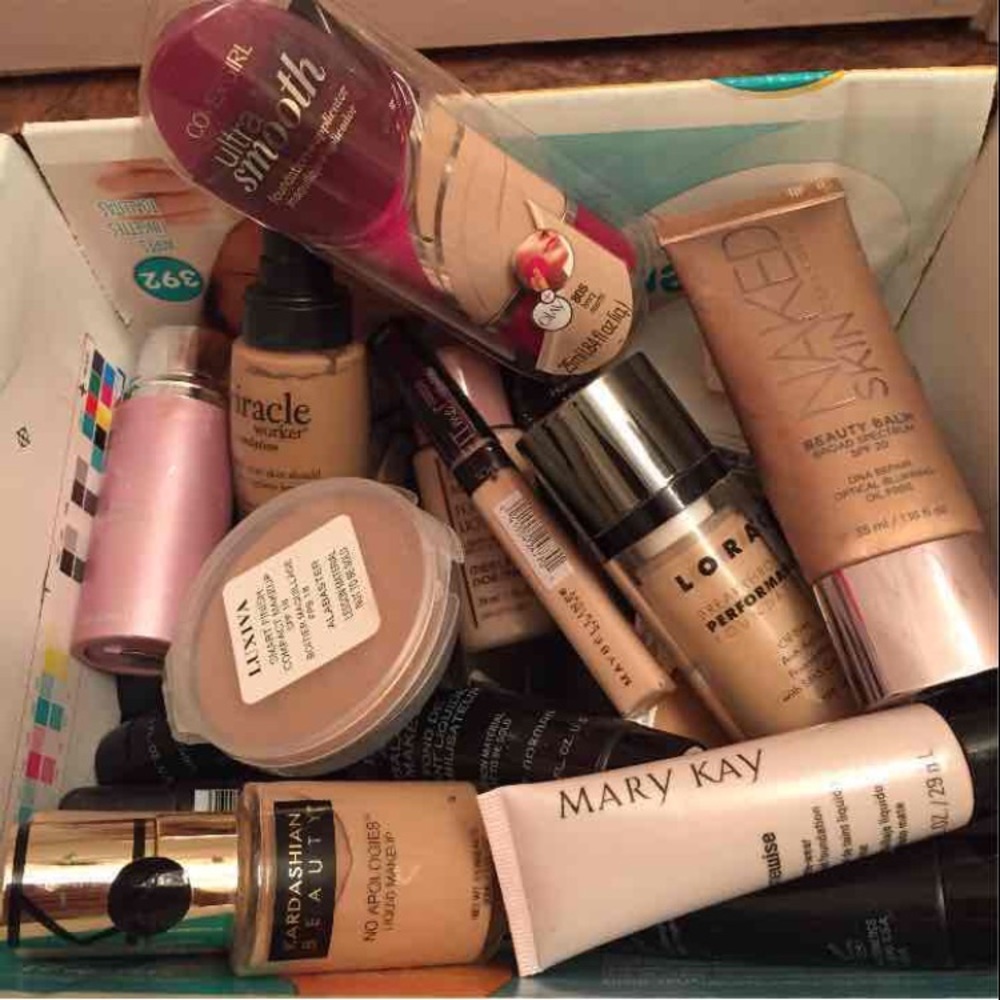 💋💄💅🏻TONES ‼️‼️OF FOUNDATION FOR SALE 🔥