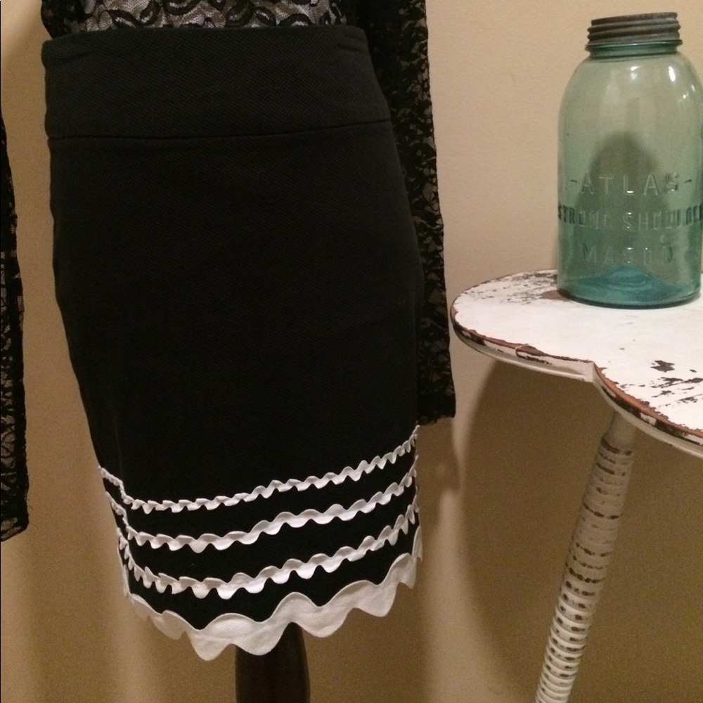 📌Details by Bushwacker Skirt Size 4