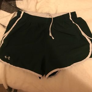Underarmour Running shorts size Small Green