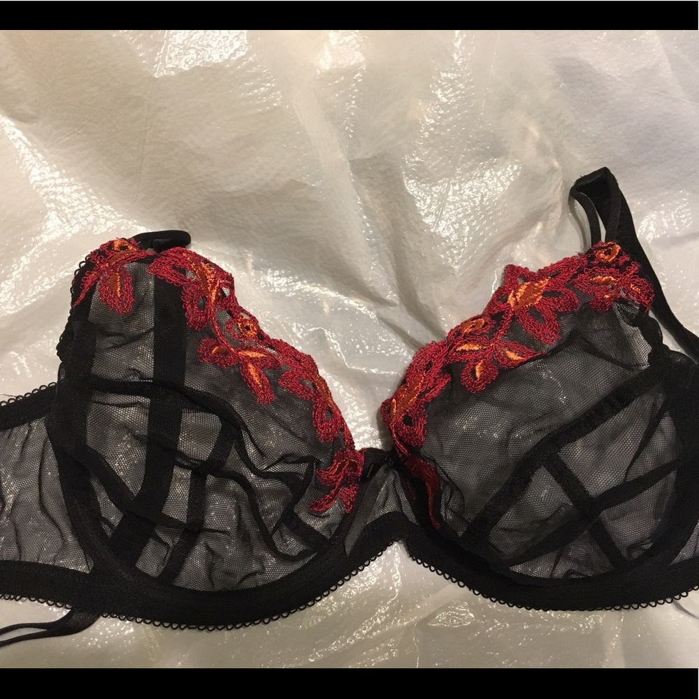 Black lace bra 38DD
