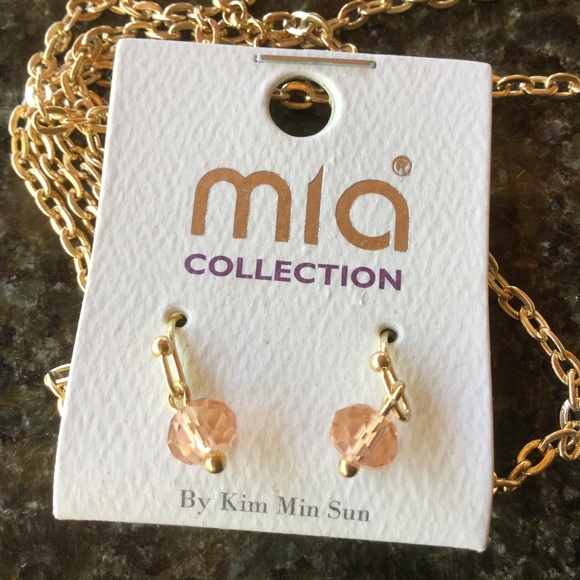 Shades of Pink Tassel/Bead Necklace & Earrings - Picture 4 of 6