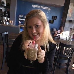 Meet your Posher, Sydnee