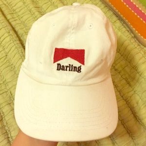 😻 Brandy Melville Darling Cap