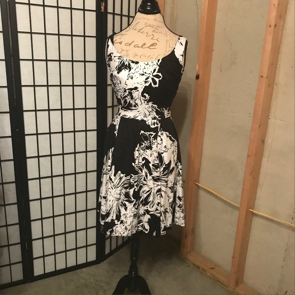 ⭐️⭐️⭐️Lowest Price⭐️⭐️⭐️ WHBM Gorgeous Dress