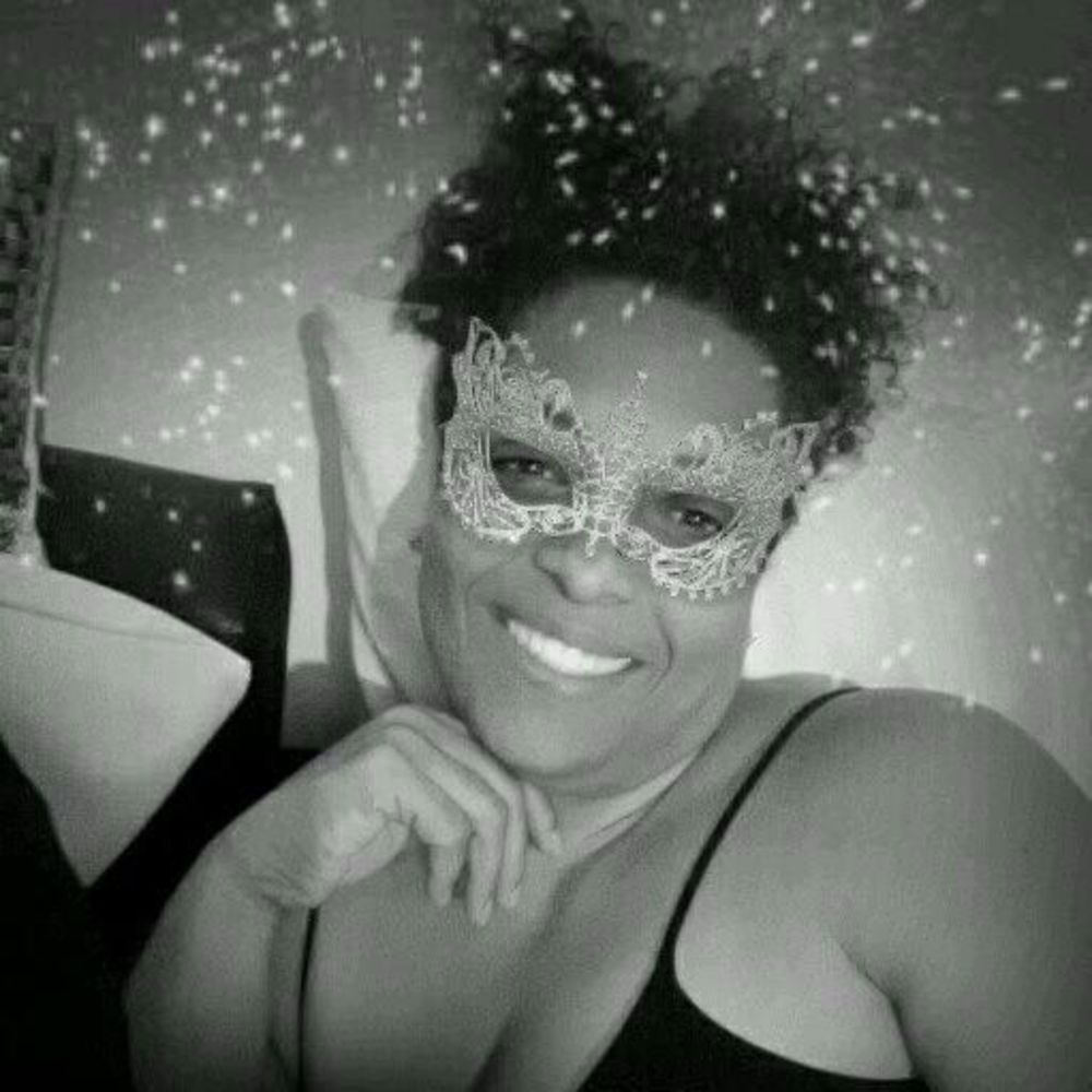 Meet your Posher, Chanel