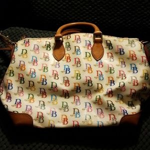 Dooney and Bourke purse in cream