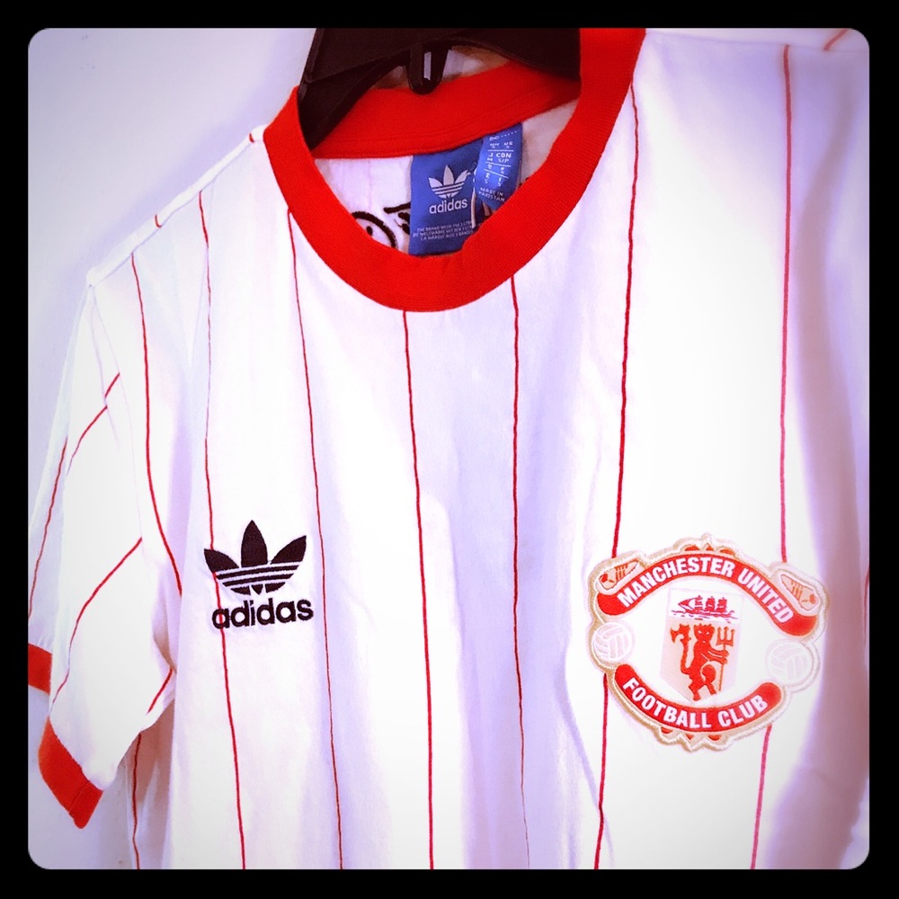 NWT ADIDAS ORIGINALS Manchester United Pin Tee - Picture 5 of 8