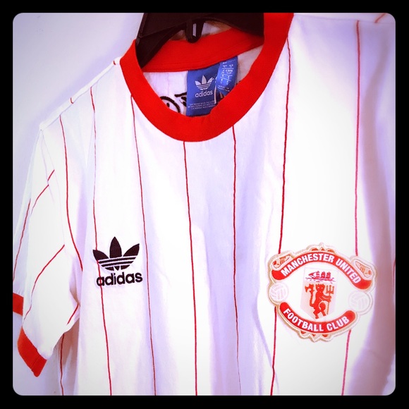 NWT ADIDAS ORIGINALS Manchester United Pin Tee - Picture 5 of 8