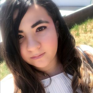 Meet your Posher, Mayra