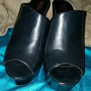 Black Wedges worn 1 time