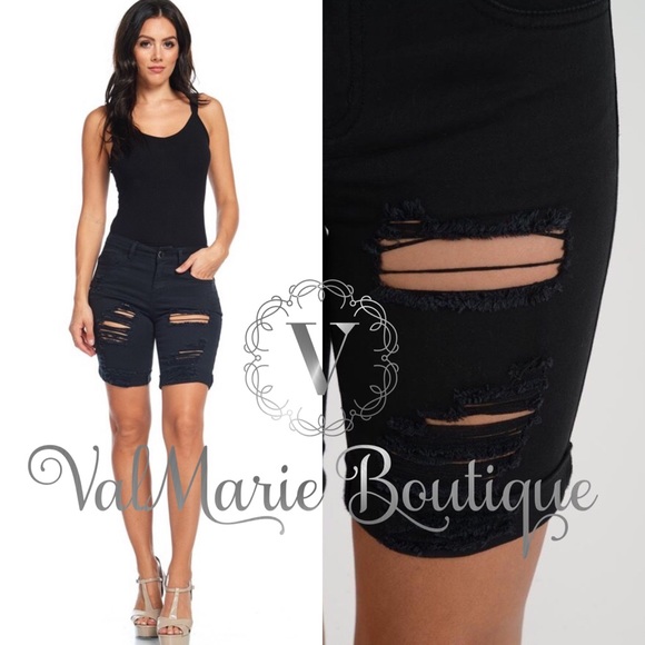 ‼️LAST PAIR - Destroyed black denim Bermuda shorts - Picture 3 of 3