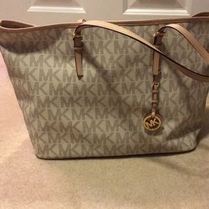 Michael Kors Jet Set Large Travel Tote, Vanilla