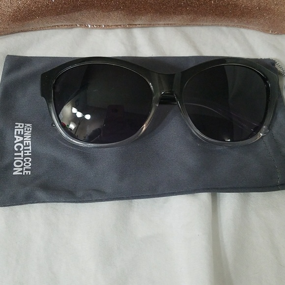 KENNETH COLE REACTION *nwot* Black Sunglasses - Picture 4 of 8