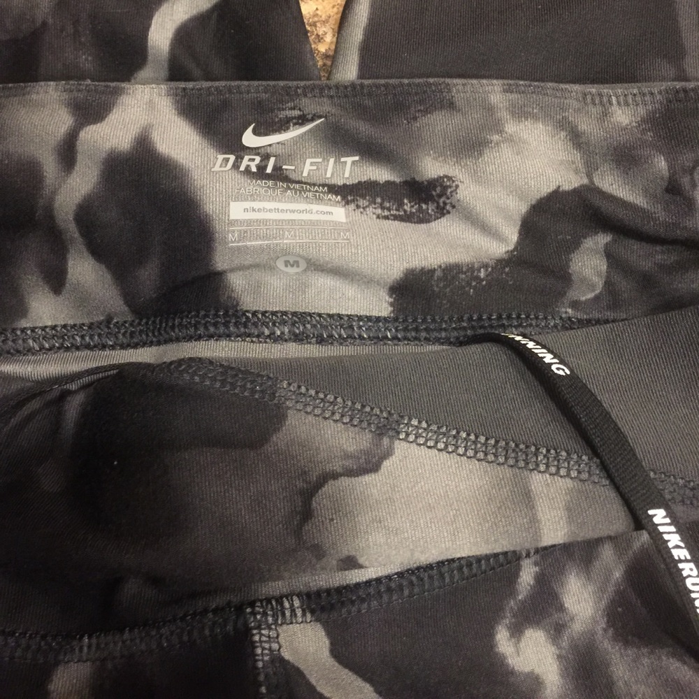 Nike crop - Picture 3 of 3