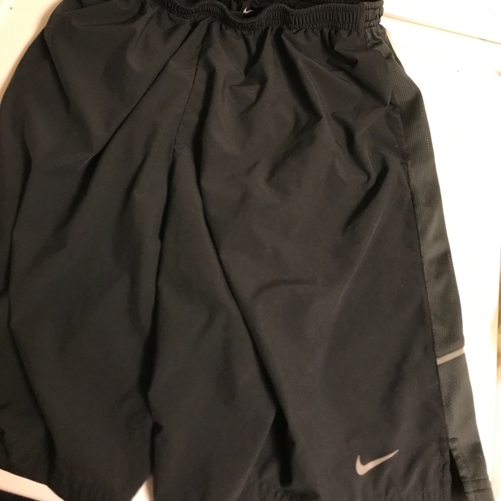 Men's Nike Dri-Fit Shorts -Sz M