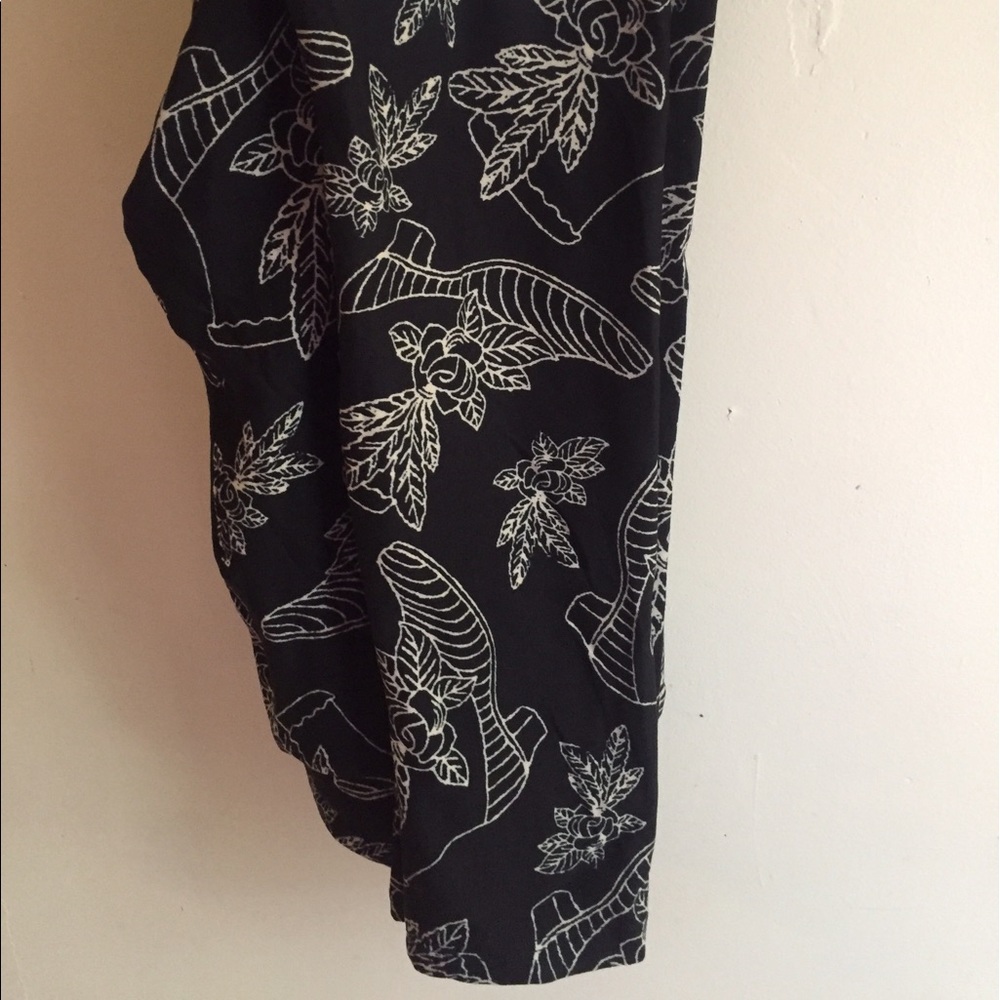 Lularoe leggings os one size black floral 💗❤️💗❤️