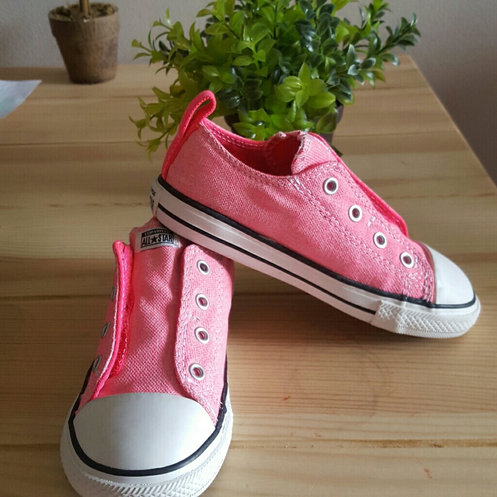 Pink Converse🆕