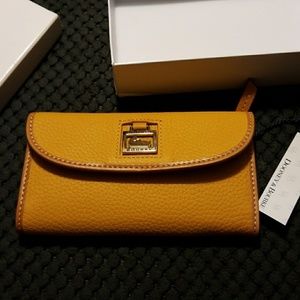 Dooney and Bourke wallet